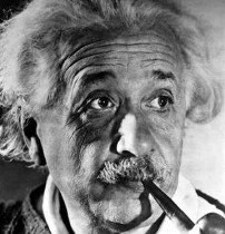 Fotografia d'Einstein fumant una pipa
